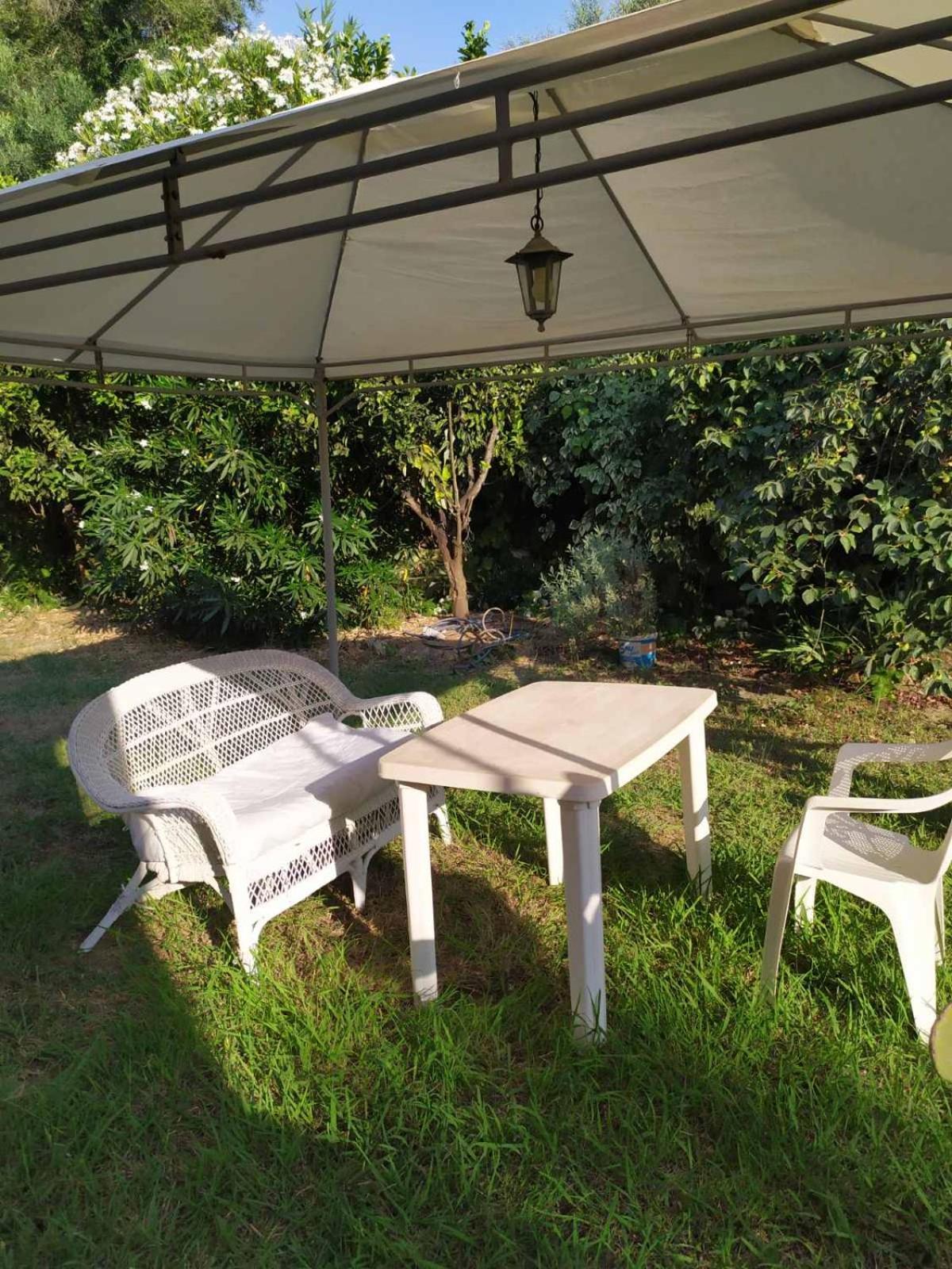George's With Garden Kavos